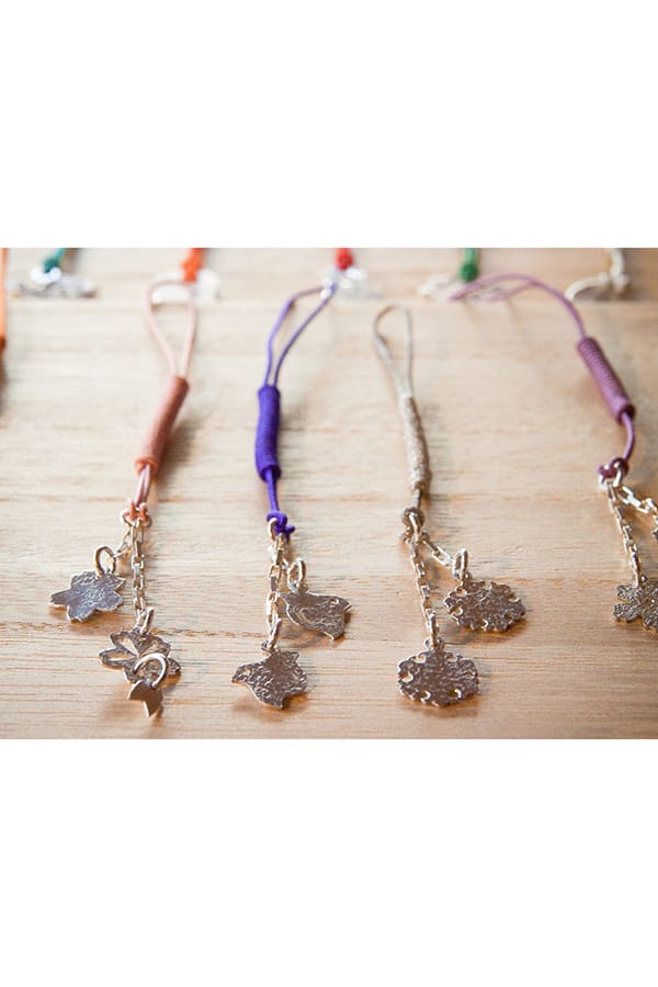 銀の小花根付 – 日々の京都物産展