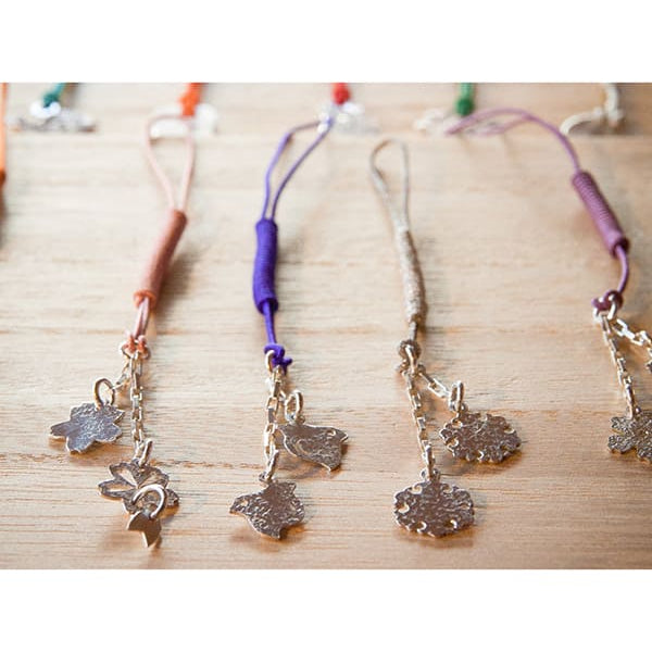 銀の小花根付 – 日々の京都物産展