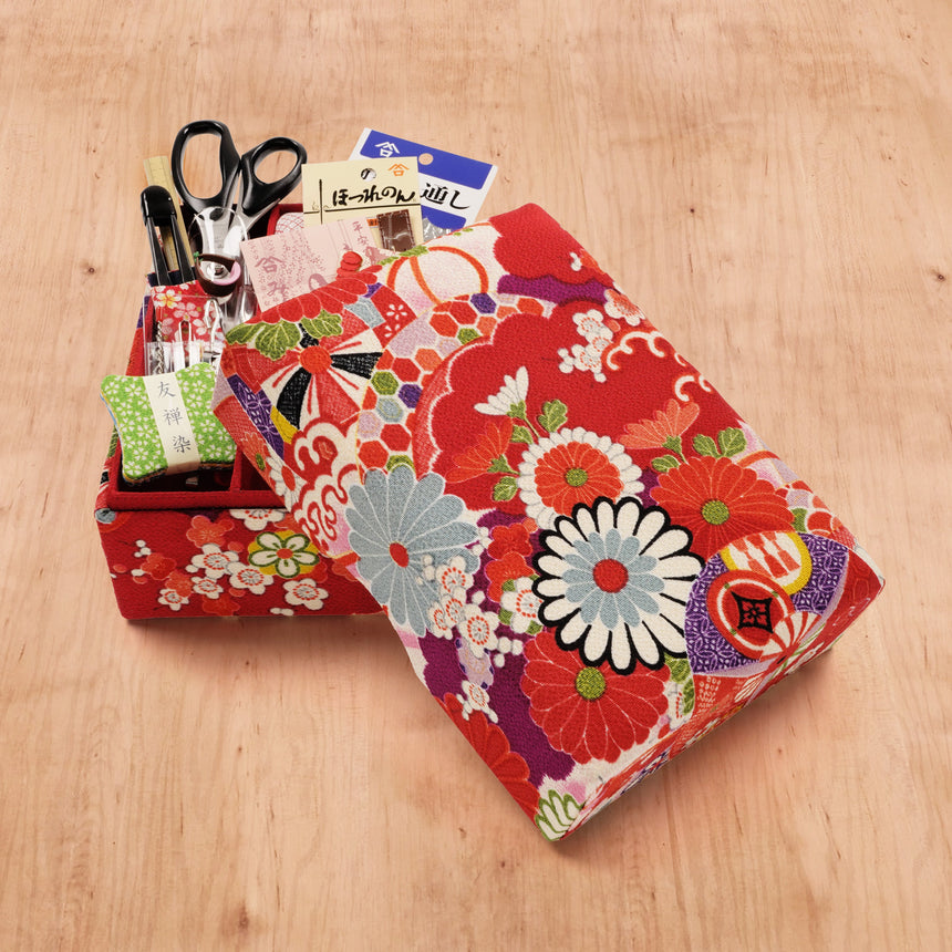 お裁縫揃い 着物柄（14品揃い）赤